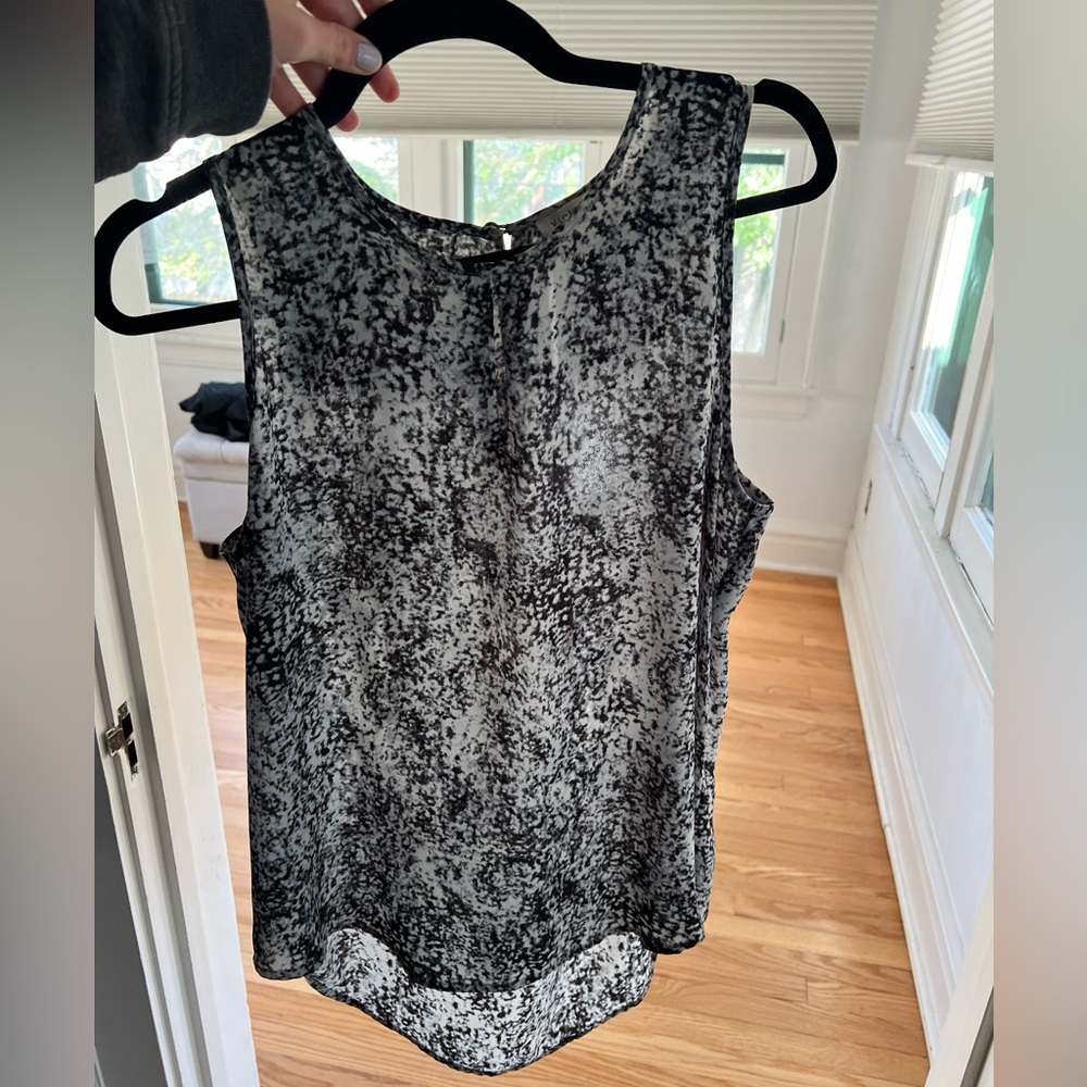 Violet + Claire Black and White Sleeveless Top Size Medium